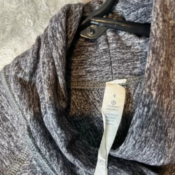 Lululemon Warm Your‎ Core Long Sleeve Tee Heathered Black Size 4 - Picture 7 of 7